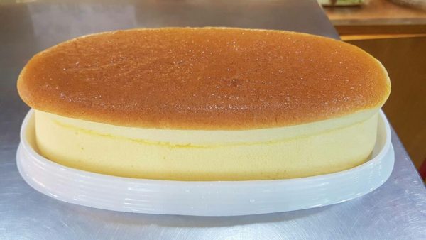 bánh bông lan phô mai Nhật Bản