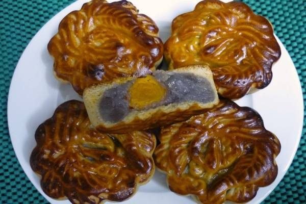 bánh trung thu khoai môn