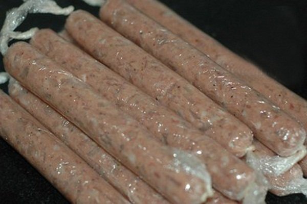 bọc nem chua rán bằng màng thực phẩm