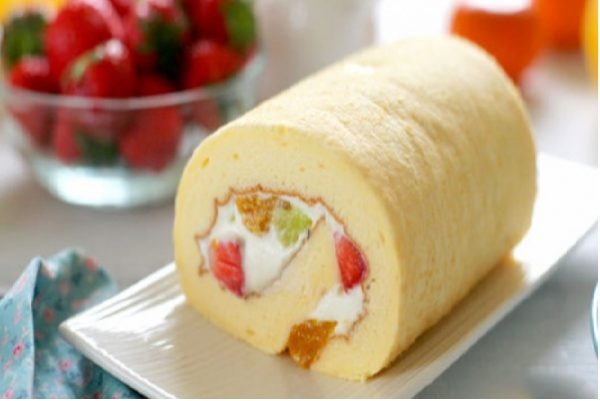 cách làm bánh bông lan cuộn kem