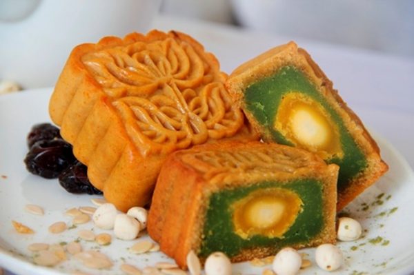 cách làm bánh trung thu nướng nhân trà xanh tương tự như cách làm bánh trung thu nướng nhân đậu xanh