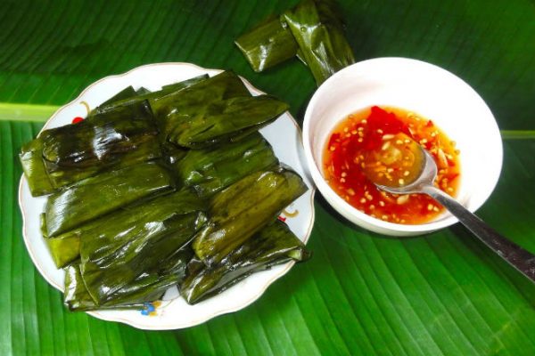 nước mắm ớt giã chấm bánh bột lọc