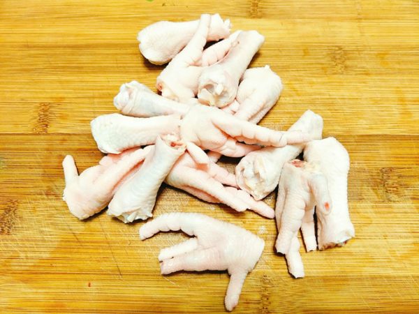 Sơ chế chân gà thật sạch