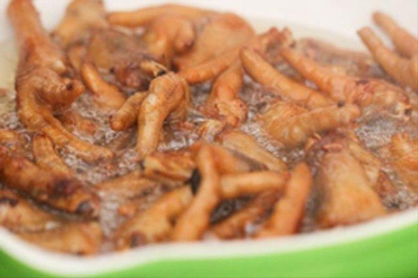 Chiên chân gà vàng đều