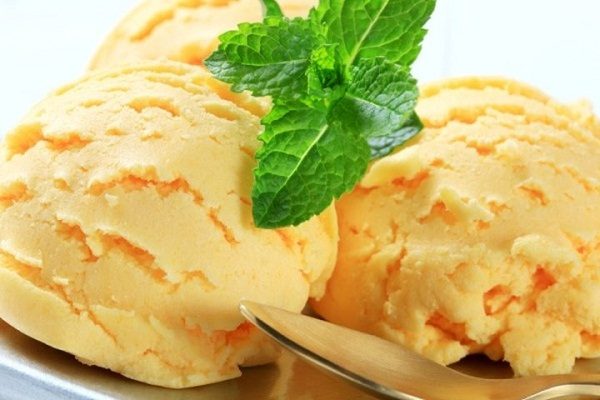 kem xoài với sữa tươi ngon