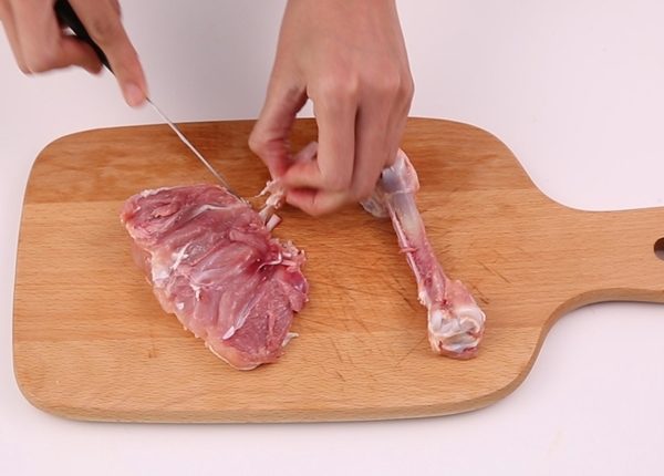 Đùi gà bạn sẽ lóc xương ra