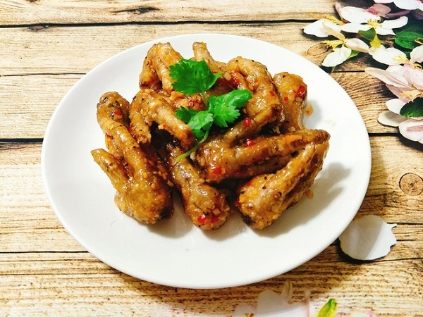 Chân gà chiên mắm tỏi thơm ngon, hấp dẫn