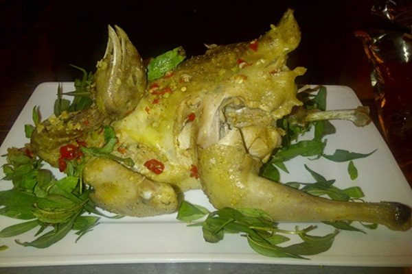 món gà hấp bia