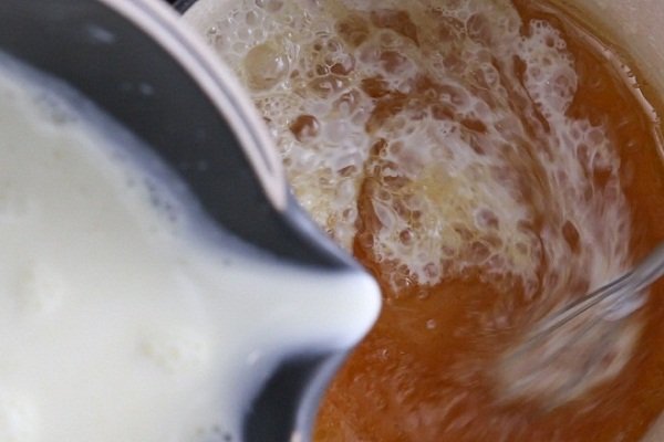 nấu caramel