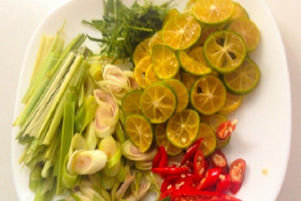 nguyên liệu chân gà ngâm sả ớt không bị đắng