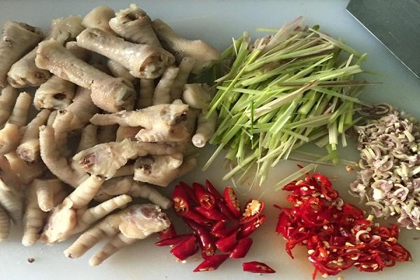 nguyên liệu làm chân gà muối sả ớt
