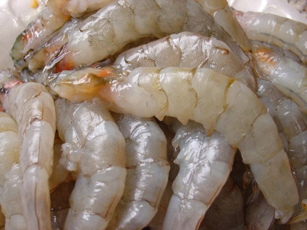 Tôm tươi lột vỏ, băm nhỏ