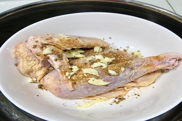 ướp gà làm gà hấp bia