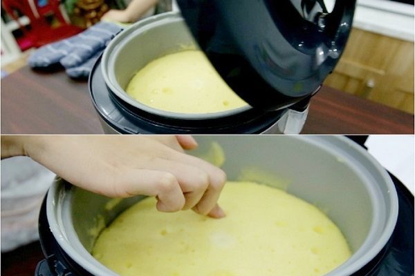 kiểm tra bánh chín trong nồi cơm điện