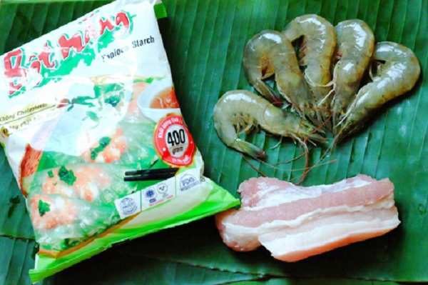 nguyên liệu làm bánh bột lọc nhân tôm thịt gói lá chuối