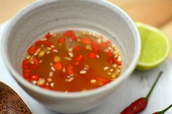 nước mắm chấm bánh bột lọc ngon