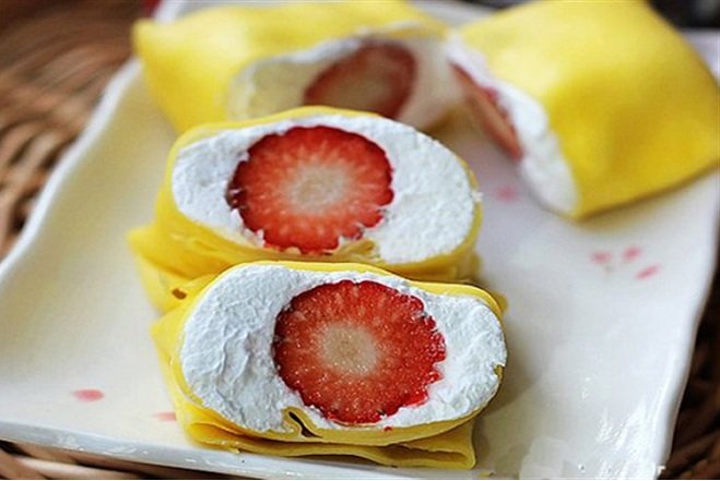 bánh crepe nhân trái cây