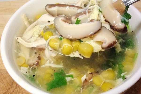 cách nấu súp gà cho bé từ nước dừa