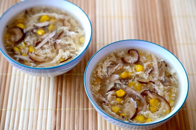 cách nấu súp trứng gà nấm hương cho bé
