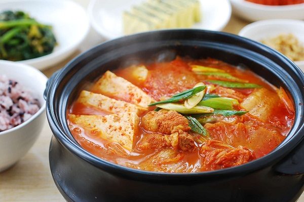 kimchi hàn quốc hầm cay KIMCHI JJIGAE