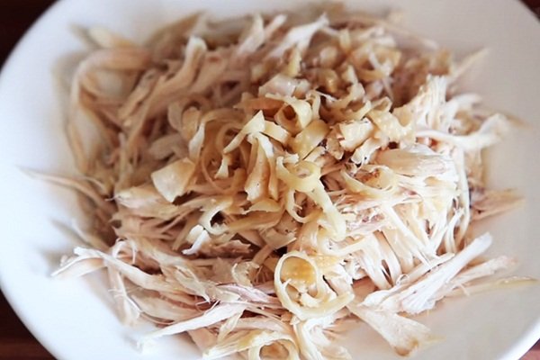 thịt gà xé nhuyễn