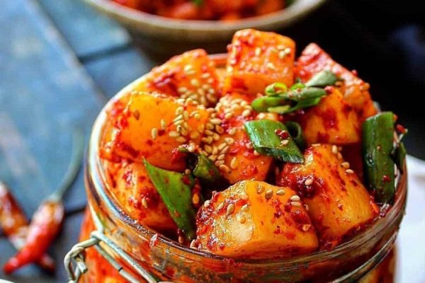 hũ ngâm kim chi củ cải việt nam