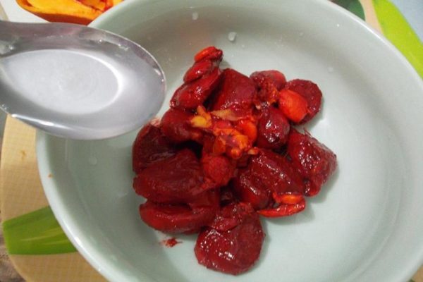 ngâm gấc với rượu