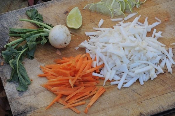 thái sợi su hào cà rốt làm kim chi