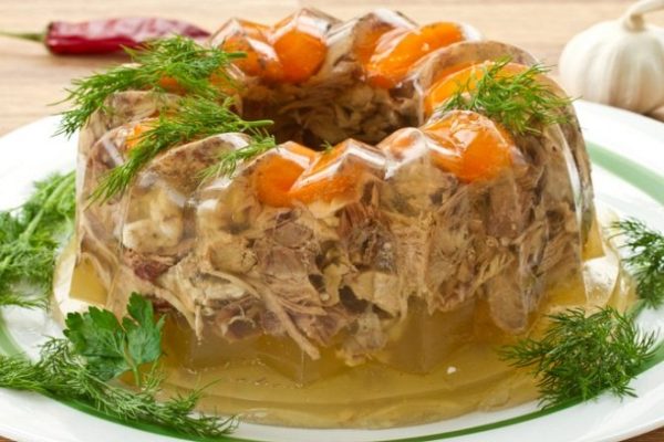 thịt nấu đông gà mộc nhĩ da heo