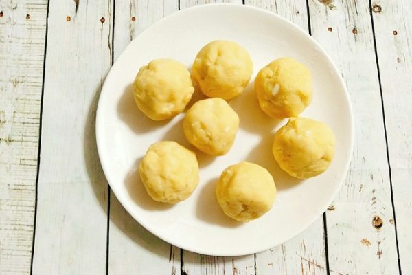vo tròn nhân đậu bánh chưng