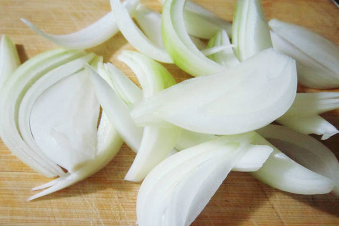 hành tây thái múi cau