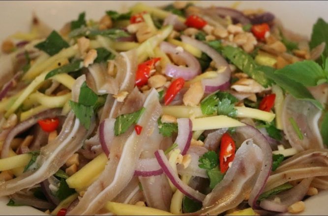 nem tai chua ngọt