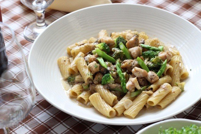 nui xào bò bông cải xanh