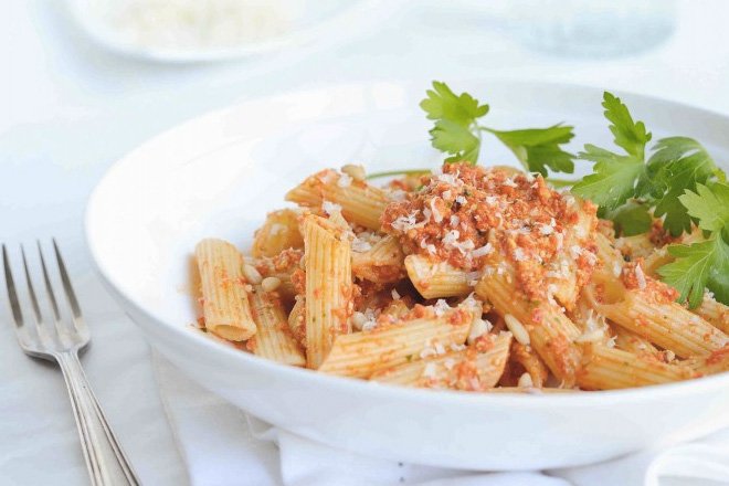 nui xào bò sốt cà chua