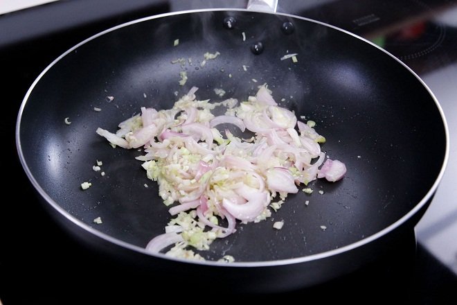 phi tỏi hành tím