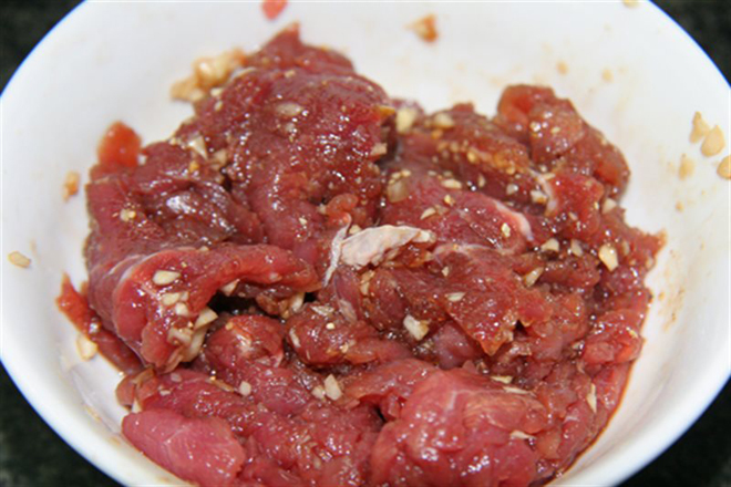 sơ chế nguyên liệu cho món ăn
