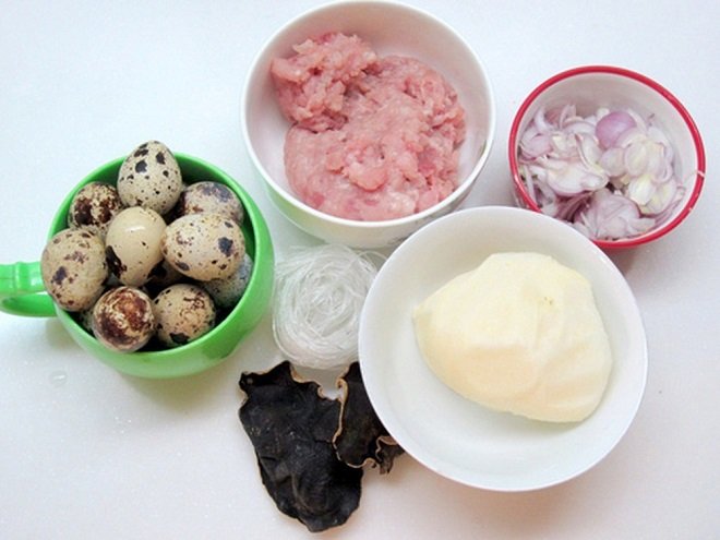 sơ chế phần nhân thịt.