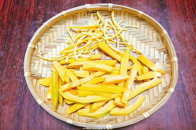 thái bí đỏ và vỏ cam