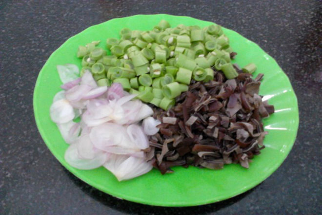 thái nhỏ nguyên liệu