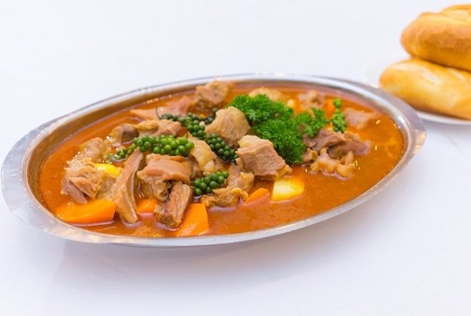 thịt bò hầm tiêu xanh