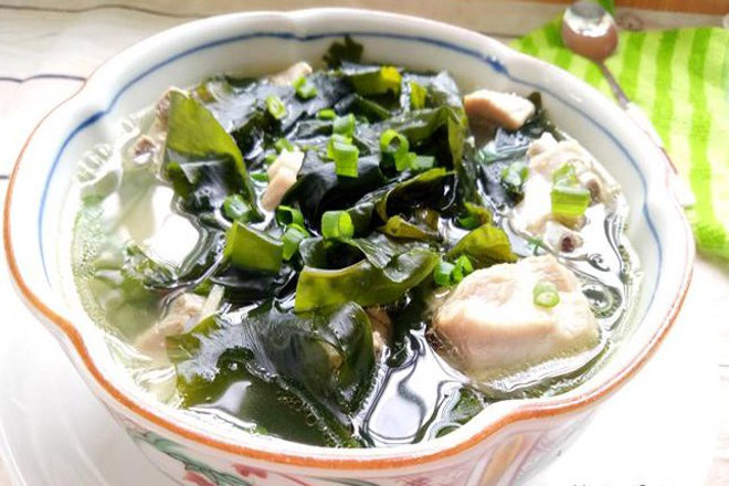 canh rong biển sườn non