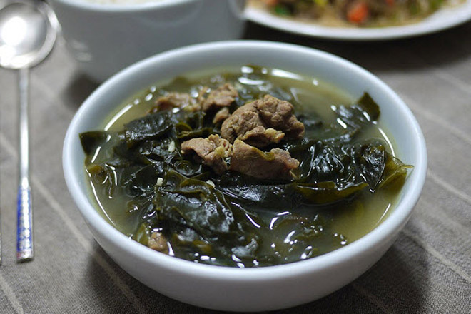 canh rong biển thịt bò