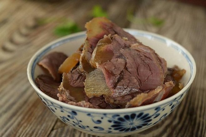chén bắp bò ngâm chua ngọt với nước mắm giấm