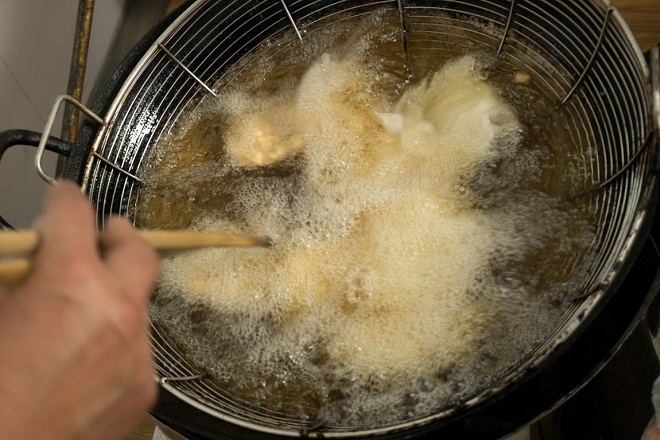 chiên chả cá mực bắp