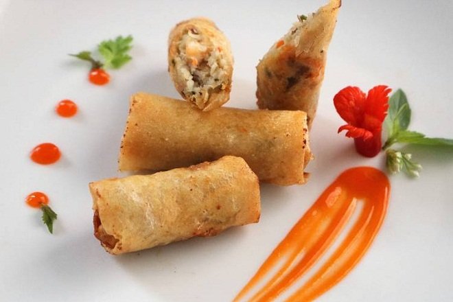 dĩa chả giò tôm thịt heo khoai môn