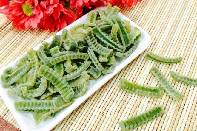 dĩa mứt bí đao xanh