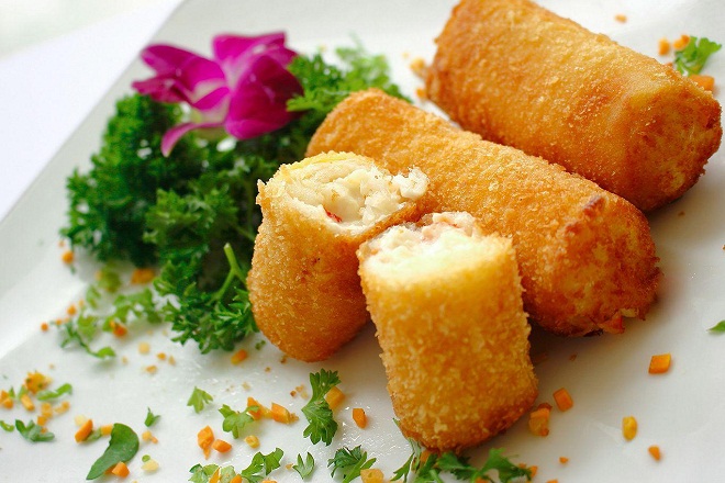 dĩa nem rán sữa hải sản