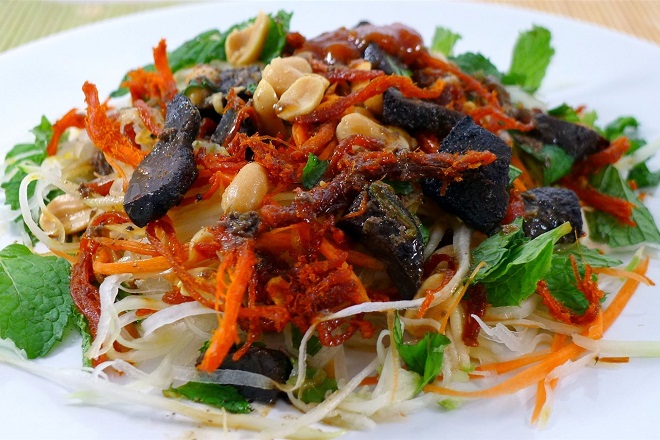 dĩa nộm su hào cà rốt thịt bò khô
