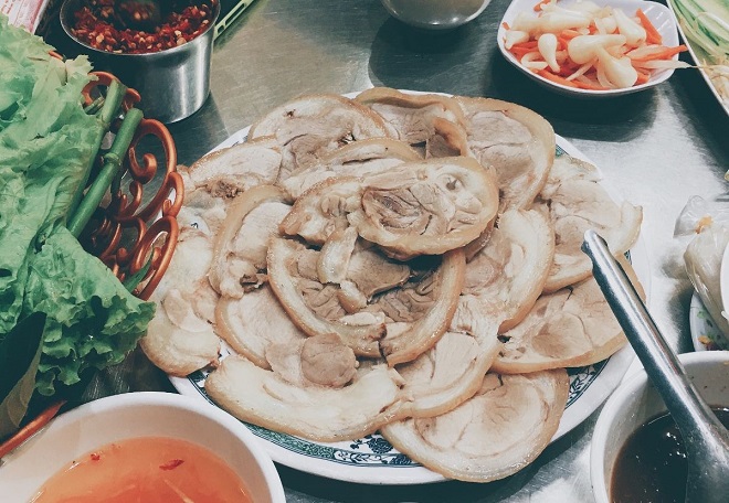 dĩa thịt bắp heo luộc hấp dẫn