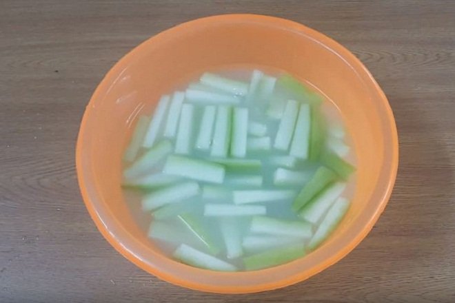 ngâm bí đao với nước vo gạo
